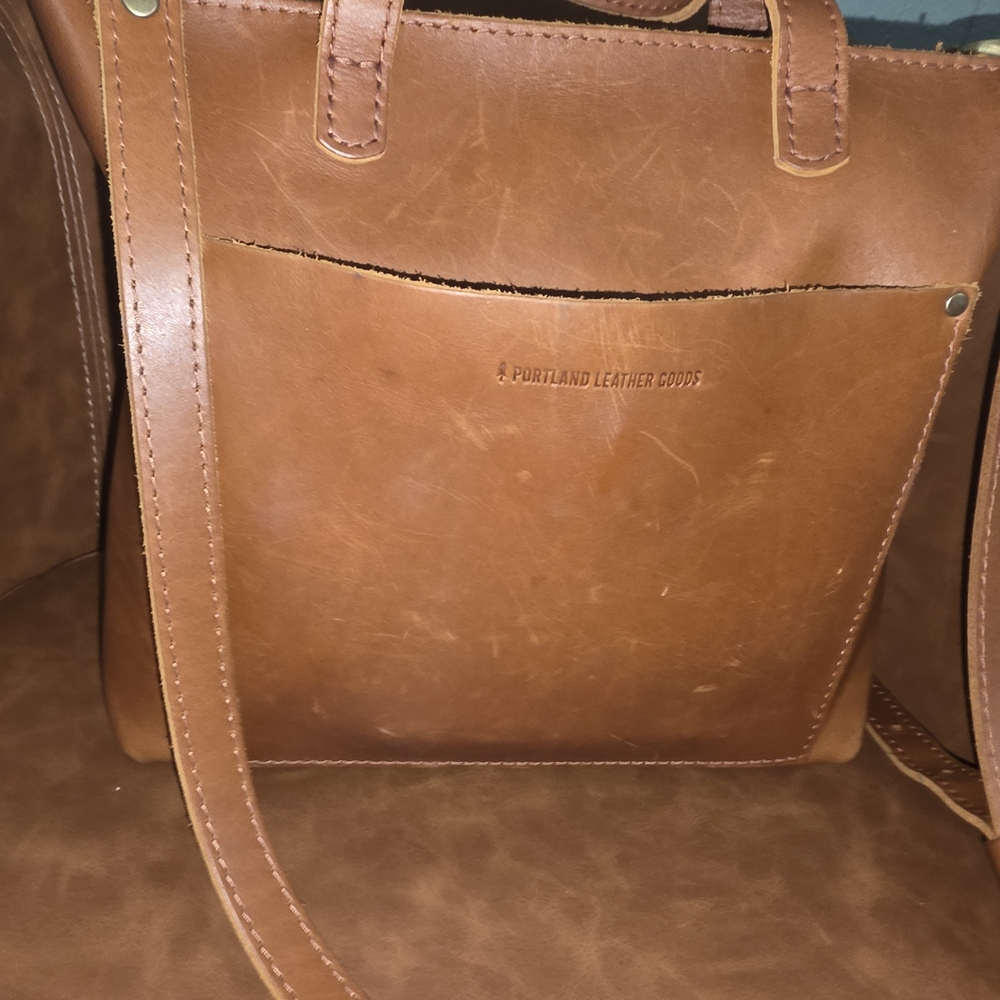 Portland Leather Women's Medium Crossbody